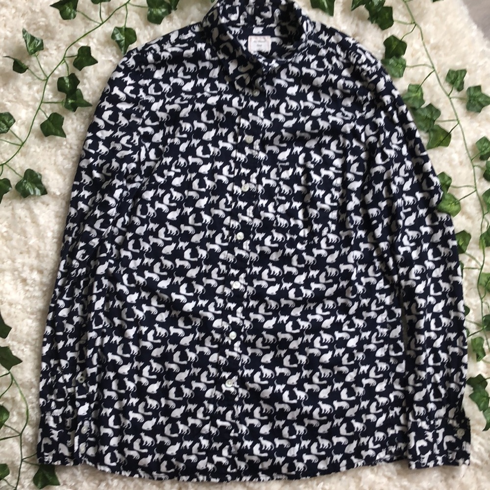 Gap The Fitted Boyfriend Cat Pattern Button Up